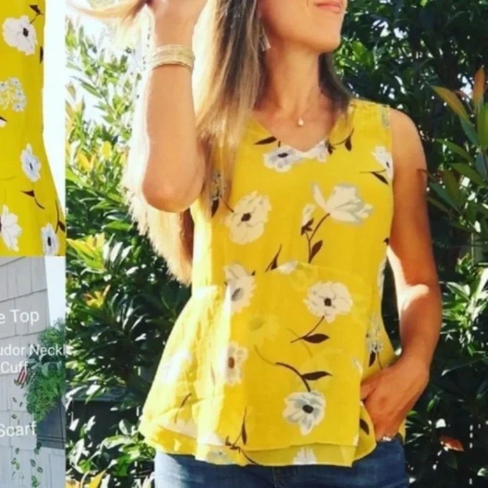 CABI Floral Top Womens Size XS Yellow Sleeveless Chiffon Sheer Ruffle Flowy